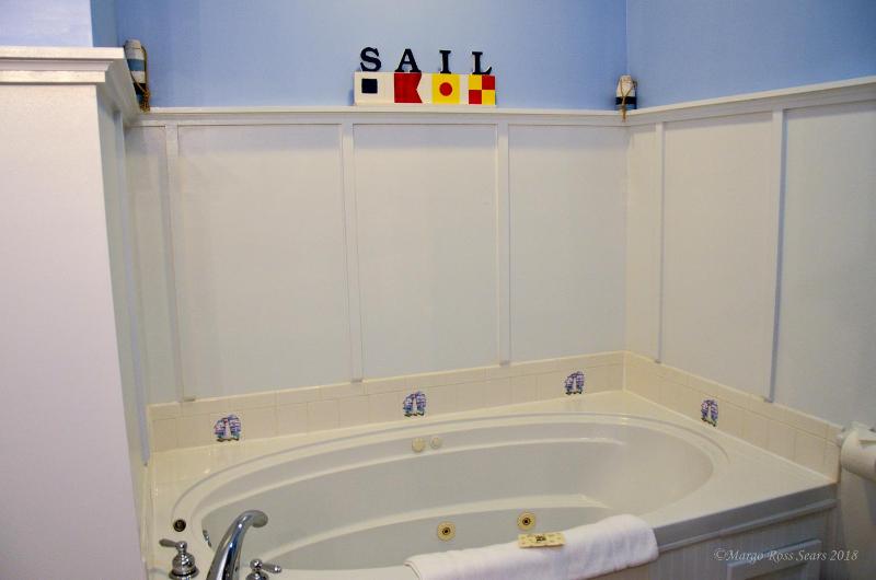 King Room with Balcony image 3