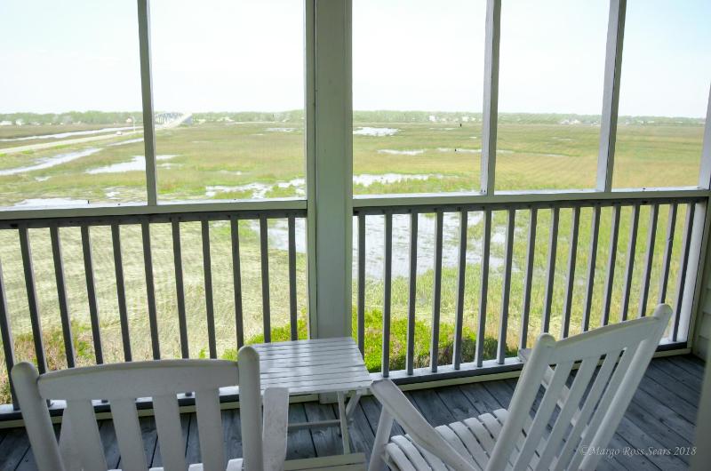 King Room with Balcony image 2