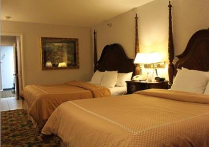Two-Bedroom Suite with Sofa Bed image 2