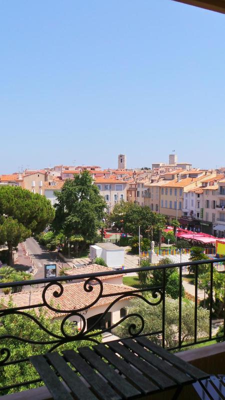 Superior Double Room with Balcony image 2