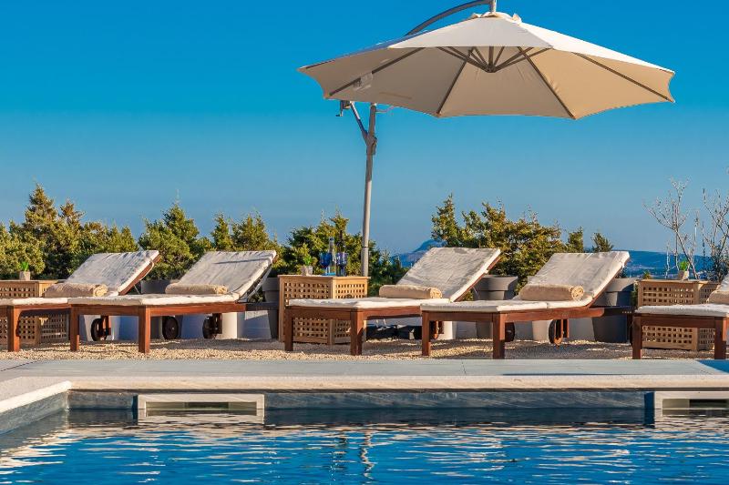 Villa Olea luxury retreat with nature blend - image 34