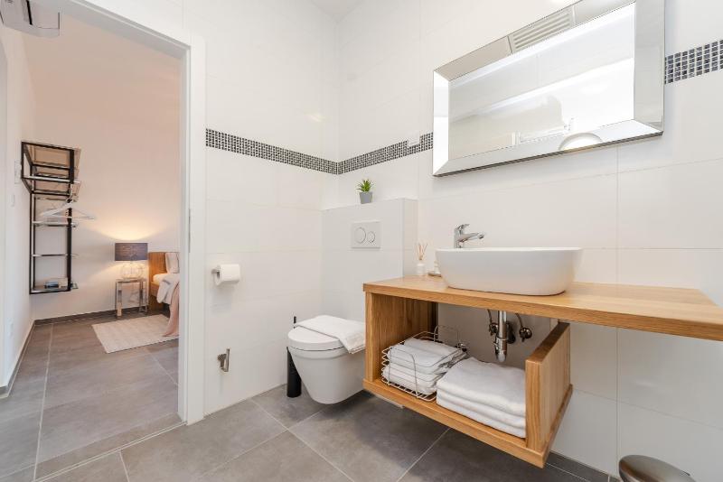 Villa Olea luxury retreat with nature blend - image 29