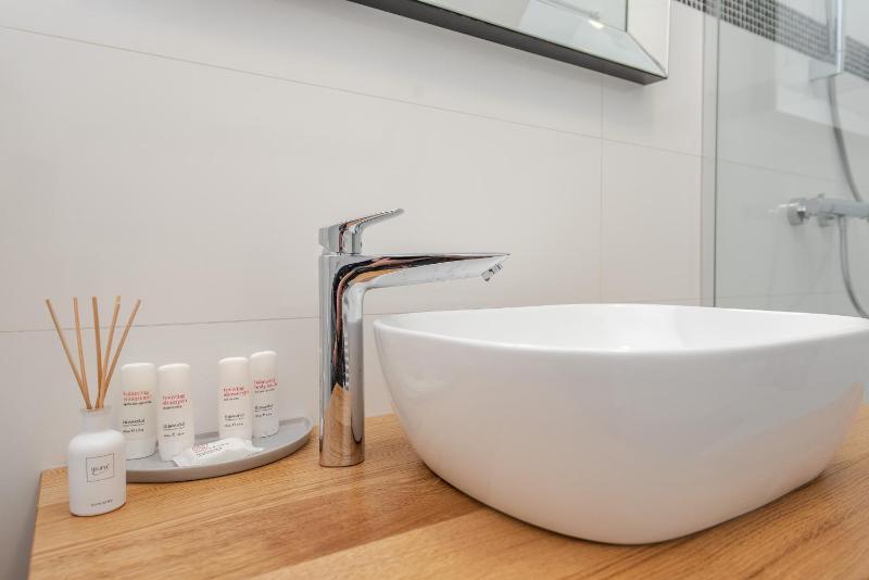 Villa Olea luxury retreat with nature blend - image 23