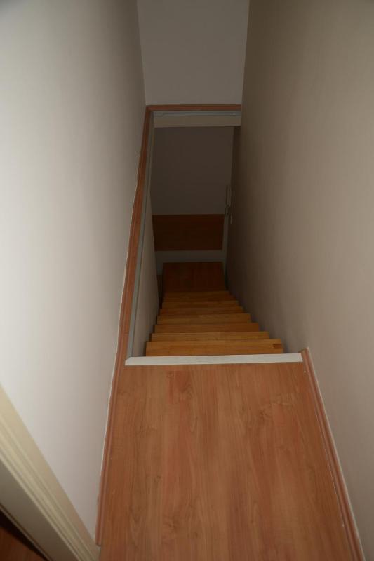 One-Bedroom Apartment image 2
