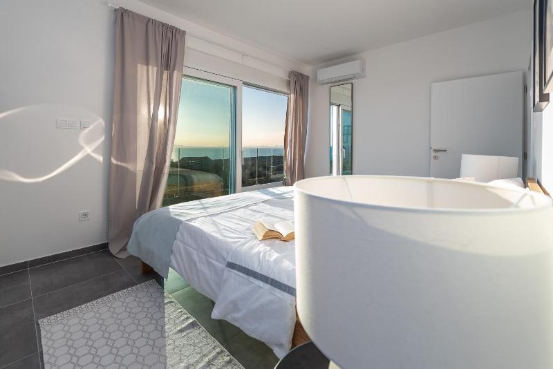 Villa Olea luxury retreat with nature blend - image 41