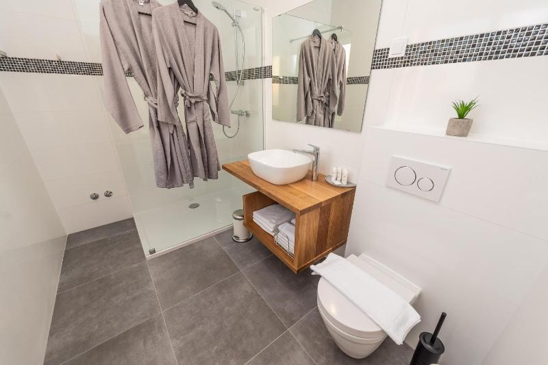 Villa Olea luxury retreat with nature blend - image 28
