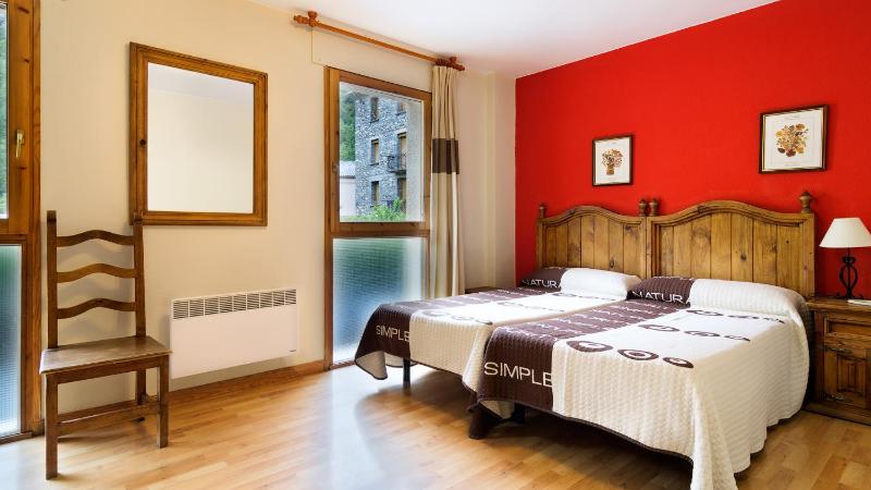 Standard Double or Twin Room image 4