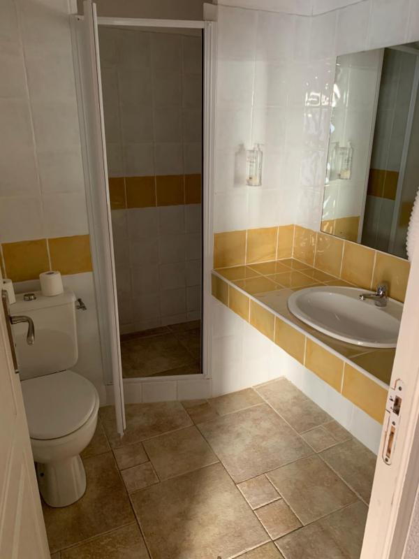 One-Bedroom Apartment image 2
