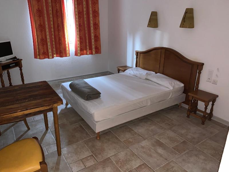 One-Bedroom Apartment image 3