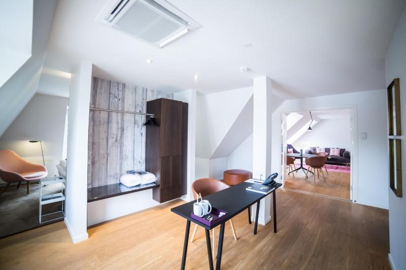 Deluxe Suite image 4