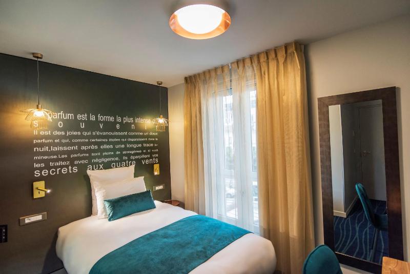 Two Rooms next to Each Other image 4