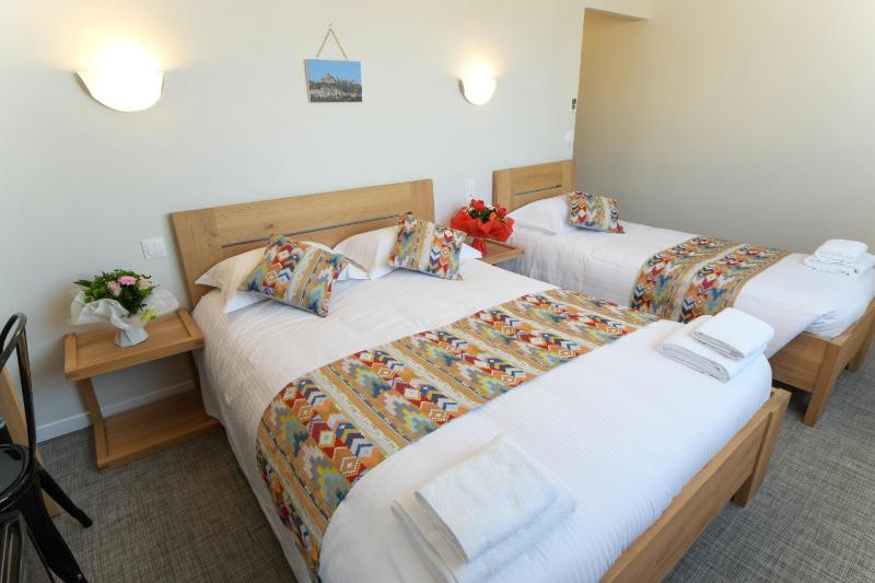Classic Triple Room image 1