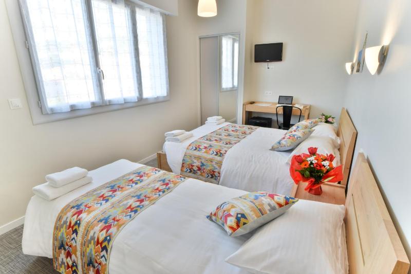 Classic Triple Room image 4