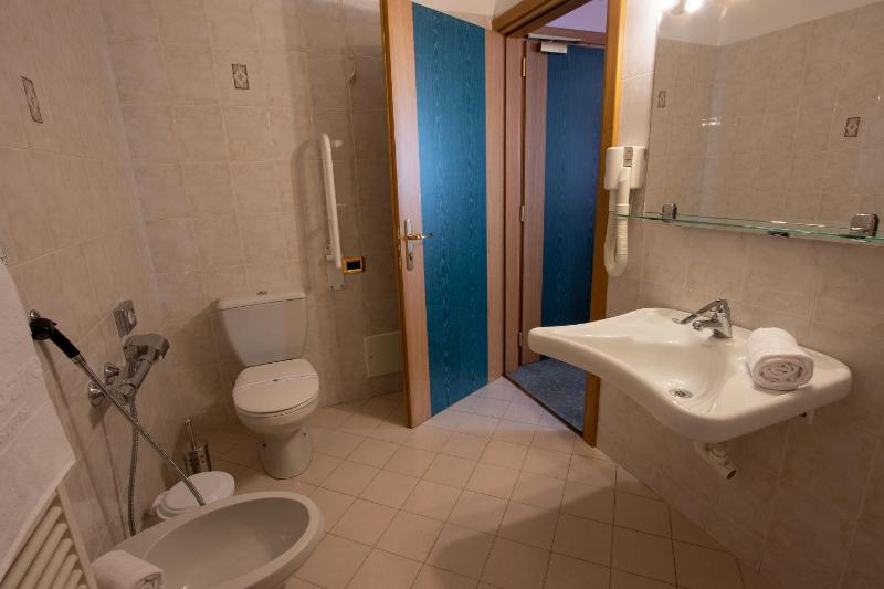Triple Room image 2