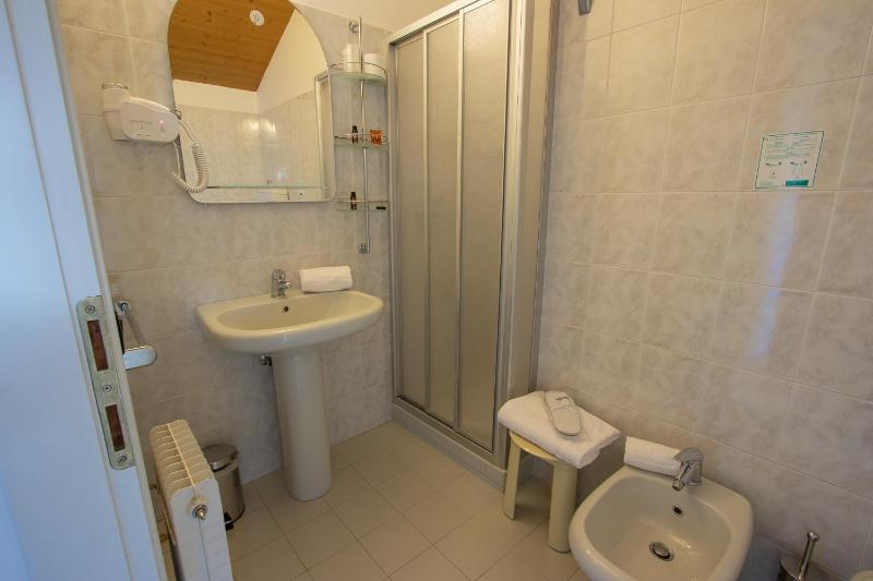 Quadruple Room image 2