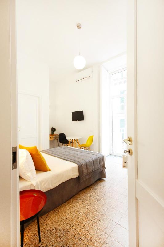 King Room with Balcony image 3