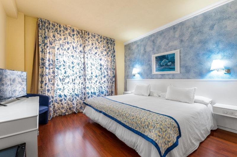 Hotel Guadalquivir - image 13