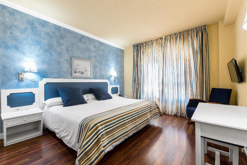 Double Room image 2