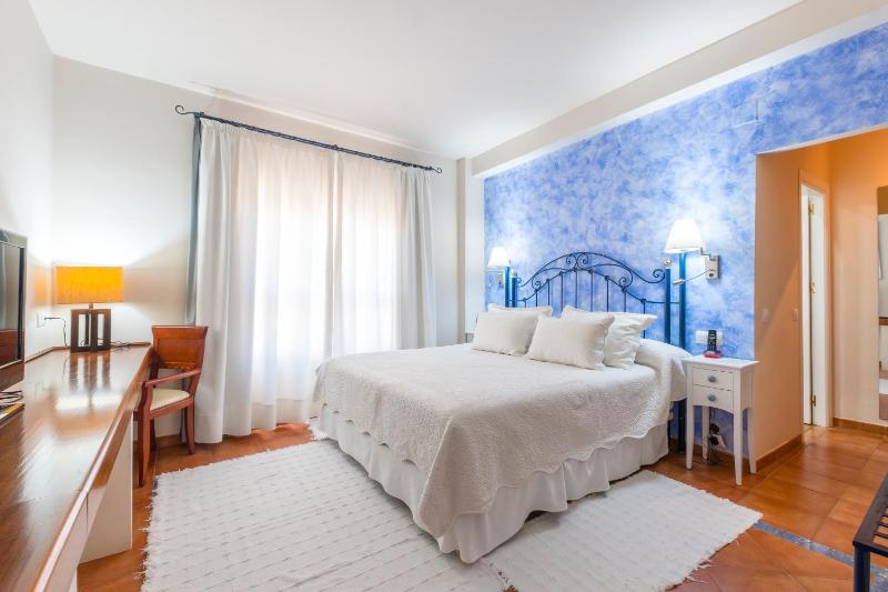 Hotel Guadalquivir - image 32