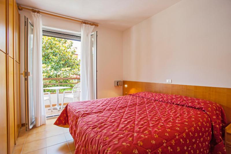 One-Bedroom Apartment image 2