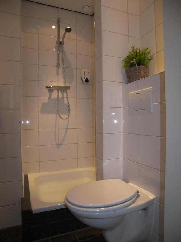 Twin Room image 2
