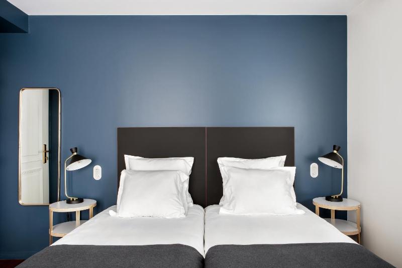 Two Connecting Double Rooms image 3