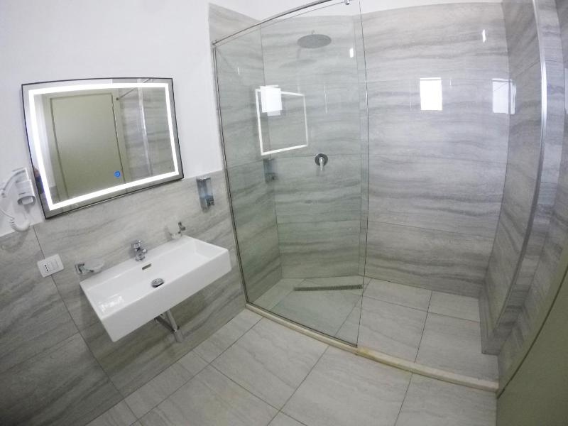 Quadruple Room image 3