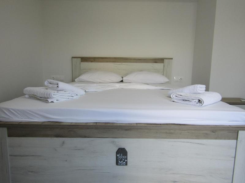 Apartment image 3