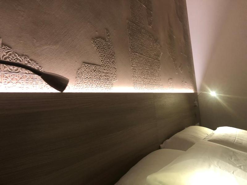Twin Room with Terrace image 2