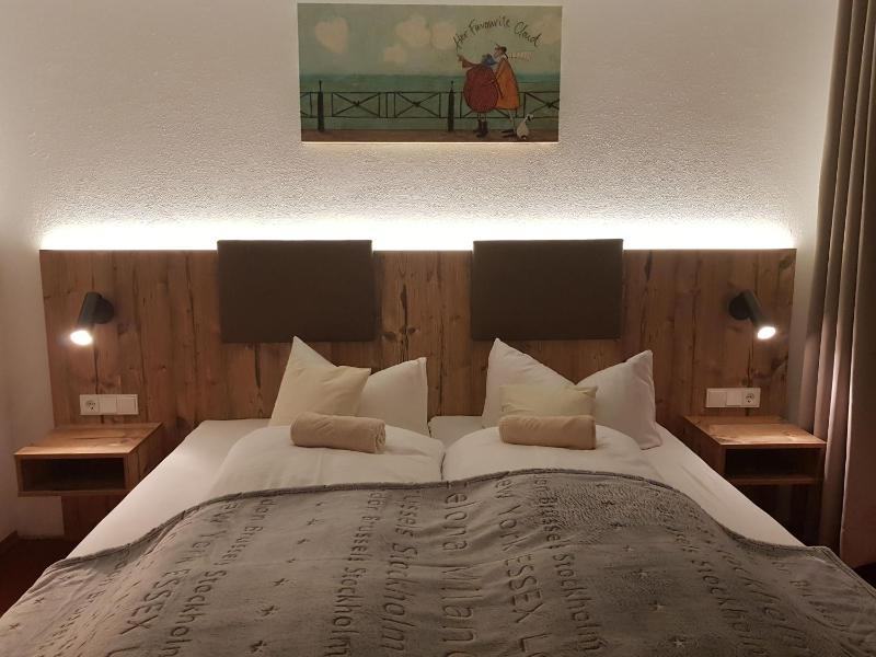 Double Room with Balcony Nr. 5 image 4