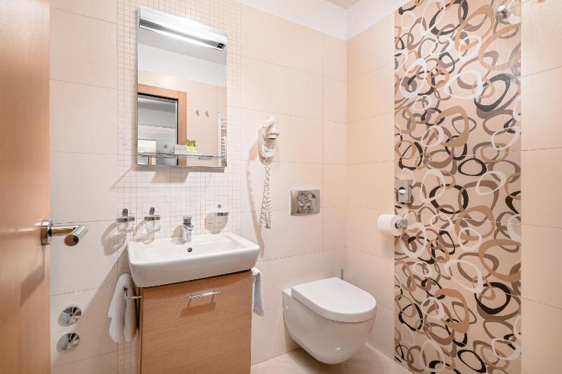 Deluxe Junior Suite image 4