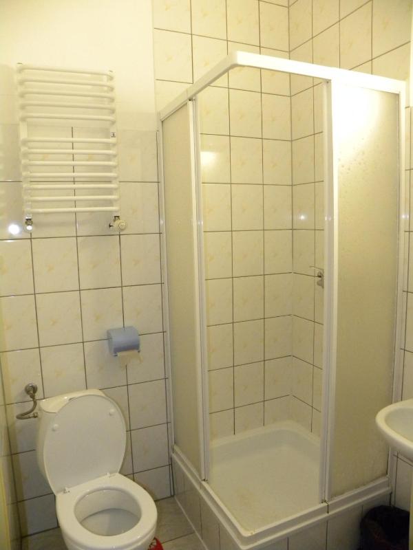 Triple Room (2 Adults + 1 Child) image 4