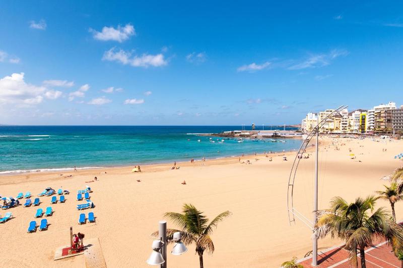 Las Canteras Seafront Apartment by VillaGranCanaria - image 28