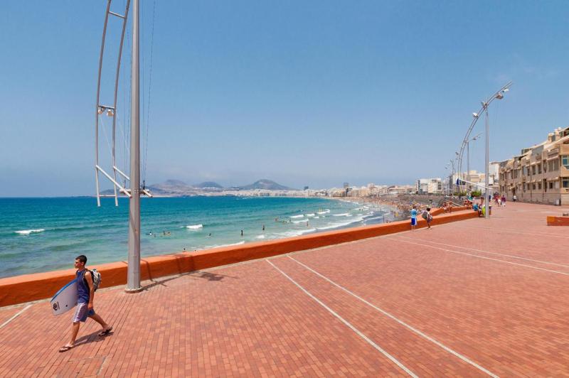 Las Canteras Seafront Apartment by VillaGranCanaria - image 7