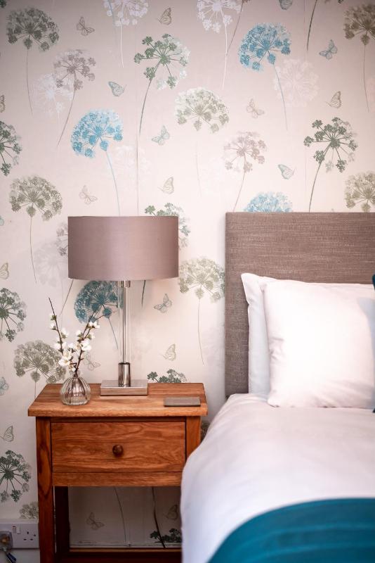 Double Room with Garden View image 3