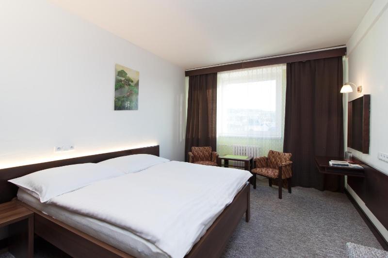 Standard Double or Twin Room image 1