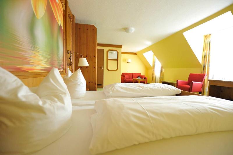 Double Room image 4