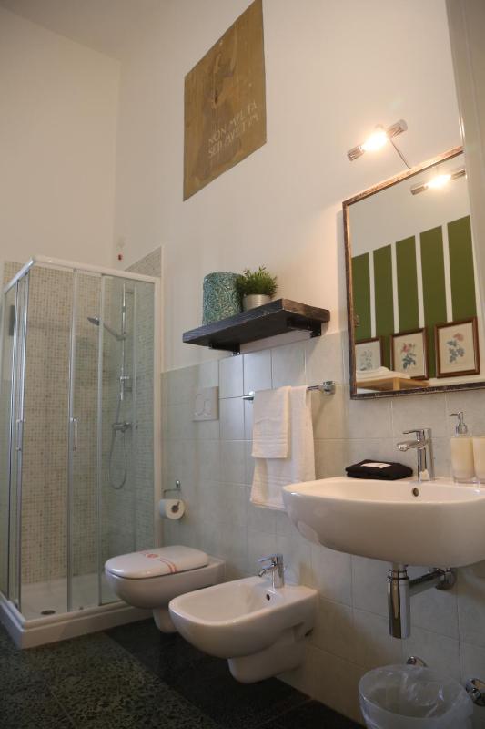 Standard Double Room image 3