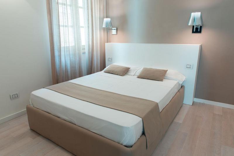 Deluxe Double Room image 4
