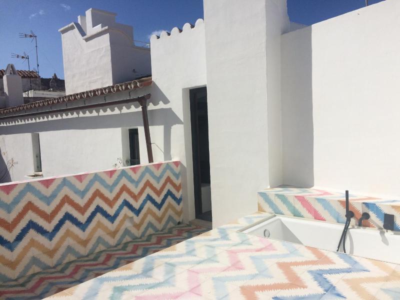 Deluxe King Suite image 3