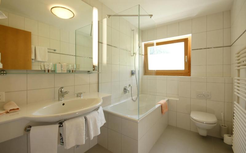 Superior Double Room image 3