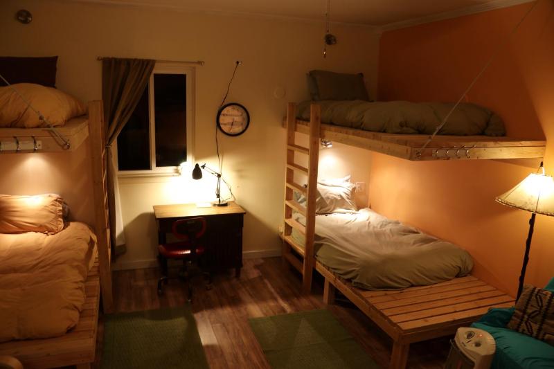 Bed in 6-Bed Mixed Dormitory Room image 4