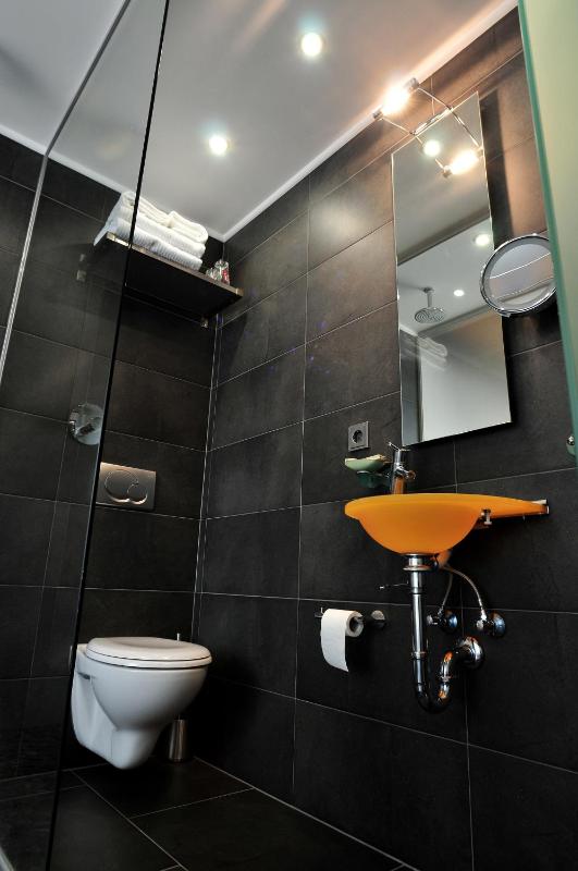 Single Room image 2