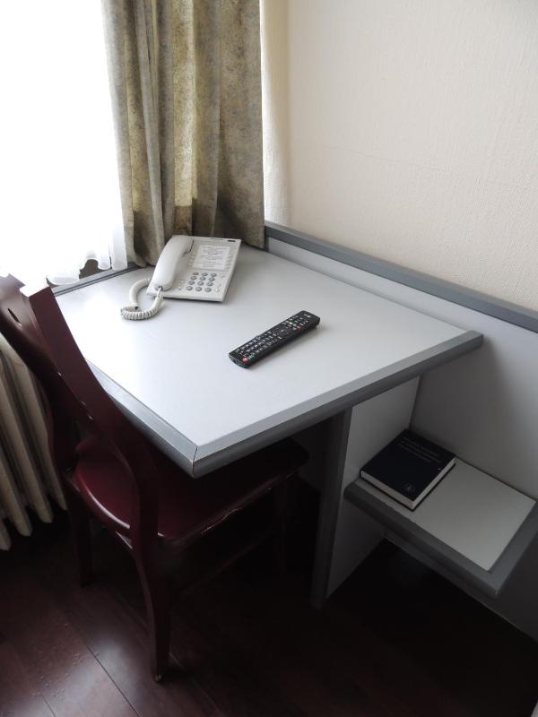 Single Room with Shared Shower and Private External Toilet image 3