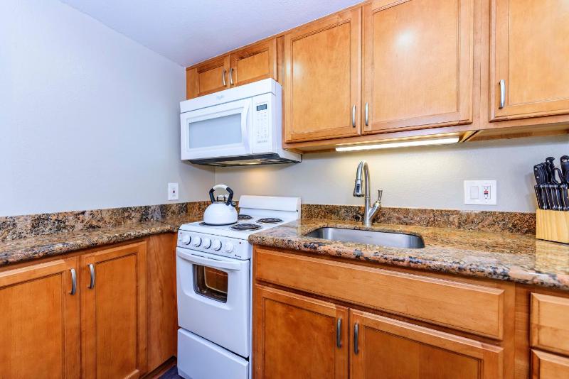 Royal Kahana 119 Studio Condo - image 13
