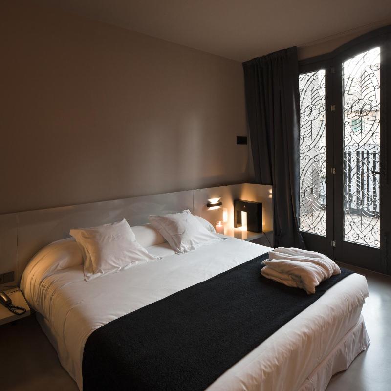 Superior Double or Twin Room with Terrace image 3