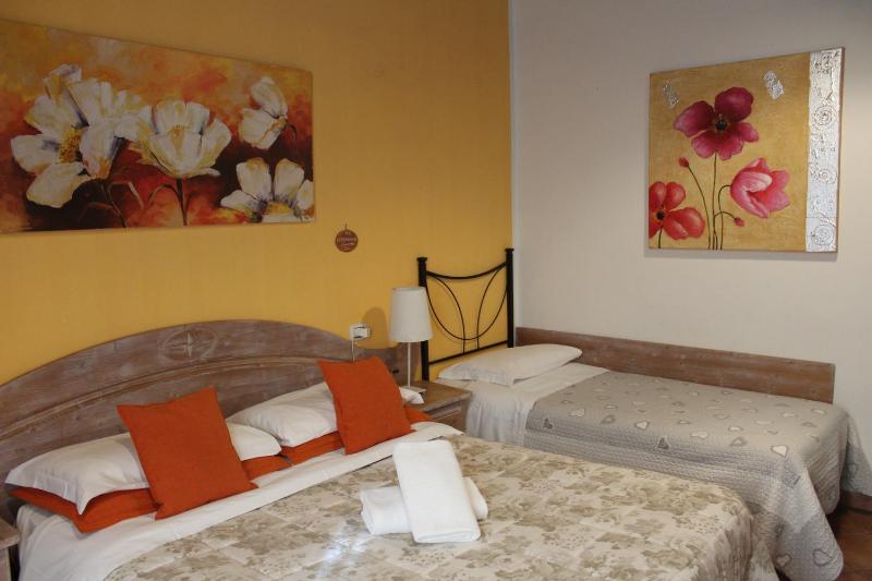 Standard Triple Room image 3