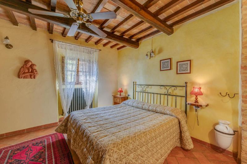 Two-Bedroom Apartment with Private Garden image 1