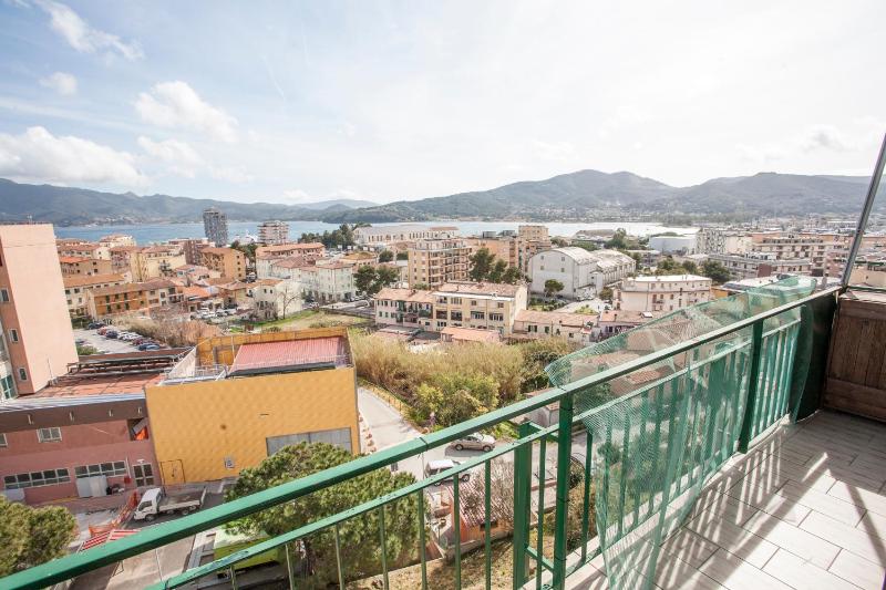 Apartment with Sea View image 3