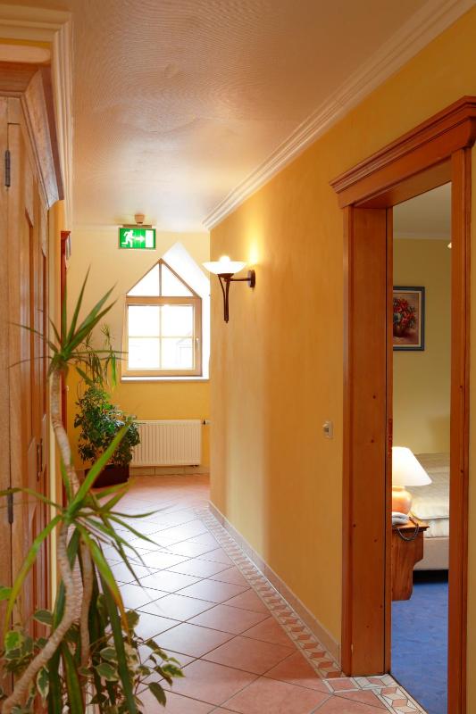 Apartment (6 Adults) image 3
